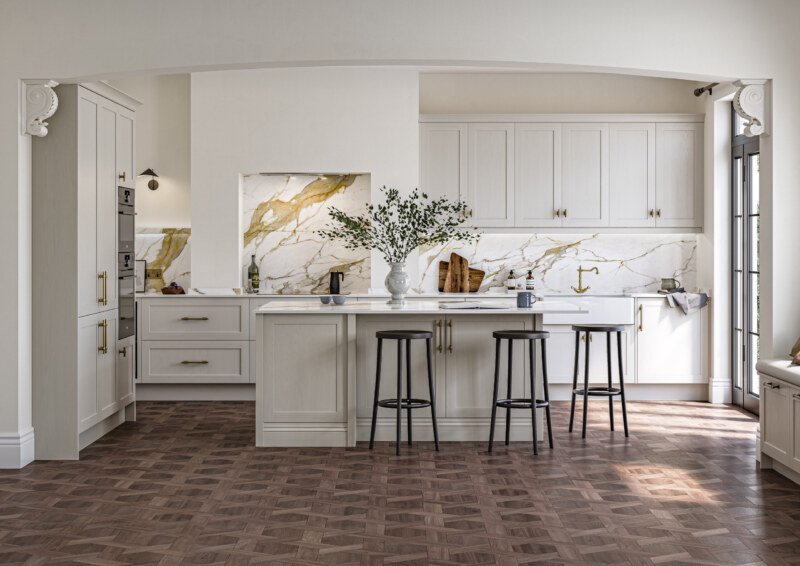 PWS Crathorne Dove Grey Shaker from SJB Trade Kitchens. DIY Kitchen Specialist.